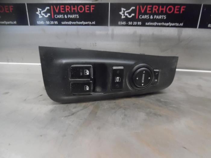 Multi-functional window switch from a Hyundai H-300 2.5 CRDi 2008