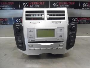 Gebrauchte Radio CD Spieler Toyota Yaris II (P9) 1.0 12V VVT-i Preis € 50,00 Margenregelung angeboten von Verhoef Cars & Parts