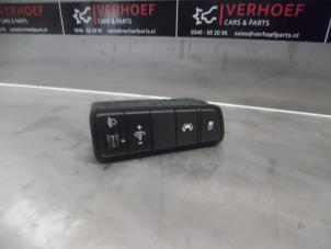 Używane Przelacznik reflektora LHV Hyundai Tucson (TL) 1.7 CRDi 16V 2WD Cena na żądanie oferowane przez Verhoef Cars & Parts