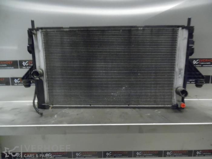 Usagé Radiateur Volvo V50 (MW) 2.4 D5 20V Prix sur demande proposé par Verhoef Cars & Parts