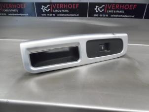 Usados Interruptor de ventanilla eléctrica Volvo V50 (MW) 2.4 D5 20V Precio de solicitud ofrecido por Verhoef Cars & Parts