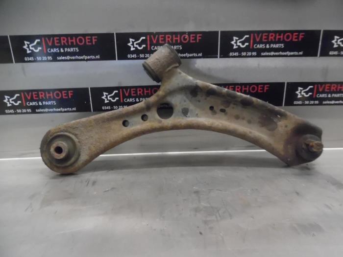 Front wishbone, right from a Suzuki SX4 (EY/GY) 1.6 16V VVT Comfort,Exclusive Autom. 2007