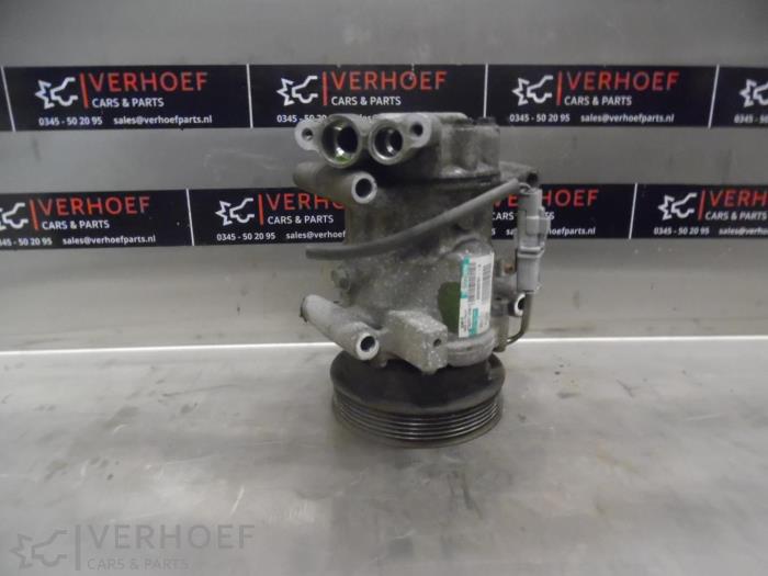 Usagé Compresseur de clim Renault Clio III (BR/CR) 1.4 16V Prix € 50,00 Règlement à la marge proposé par Verhoef Cars & Parts