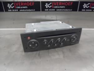 Used Radio CD player Renault Clio III (BR/CR) 1.4 16V Price on request offered by Verhoef Cars & Parts