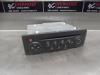 Radio CD player from a Renault Clio III (BR/CR), 2005 / 2014 1.4 16V, Hatchback, Petrol, 1.390cc, 72kW (98pk), FWD, K4J780, 2005-06 / 2012-12, BR0A; BR1A; CR0A; CR1A; BRCA; CRCA 2006