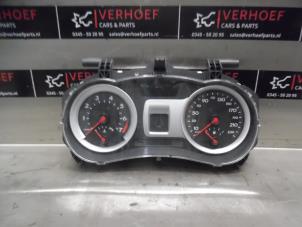 Used Instrument panel Renault Clio III (BR/CR) 1.4 16V Price € 100,00 Margin scheme offered by Verhoef Cars & Parts