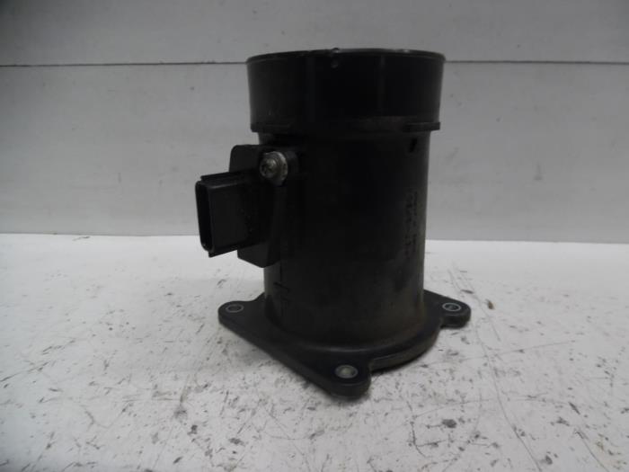 Airflow meter from a Nissan X-Trail (T30) 2.0 16V 4x4 2006