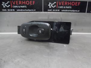 Usados Interruptor de ventanilla eléctrica Volvo V70 (SW) 2.4 20V 140 Precio € 20,00 Norma de margen ofrecido por Verhoef Cars & Parts