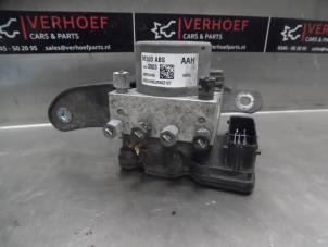 Używane Pompa ABS Chevrolet Spark 1.0 16V Cena na żądanie oferowane przez Verhoef Cars & Parts