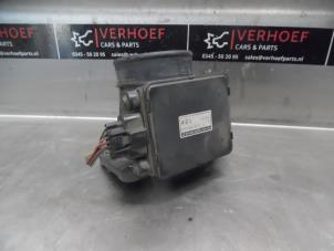 Usados Medidor de flujo de aire Mitsubishi Pajero Pinin (H6/H7) 1.8 GDI 16V 3-drs. Precio € 100,00 Norma de margen ofrecido por Verhoef Cars & Parts