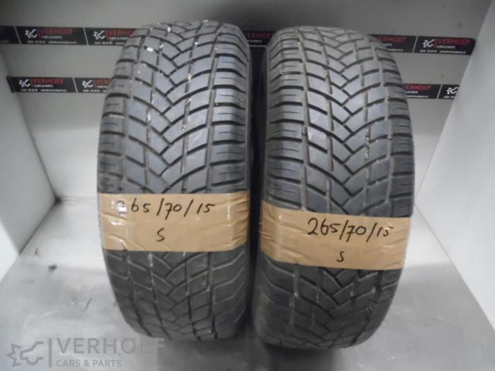 Używane Opona Cena na żądanie oferowane przez Verhoef Cars & Parts
