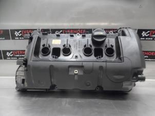 Used Rocker cover Mini Clubman (R55) 1.6 16V Cooper Price € 75,00 Margin scheme offered by Verhoef Cars & Parts