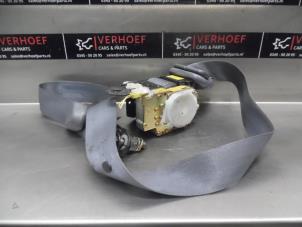 Used Front seatbelt, right Toyota Land Cruiser 90 (J9) 3.4i 24V Price € 100,00 Margin scheme offered by Verhoef Cars & Parts