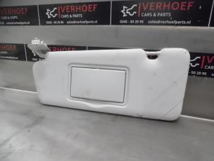 Used Sun visor Renault Clio IV Estate/Grandtour (7R) 0.9 Energy TCE 90 12V Price on request offered by Verhoef Cars & Parts