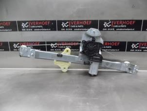 Used Window mechanism 4-door, front right Renault Clio IV Estate/Grandtour (7R) 0.9 Energy TCE 90 12V Price on request offered by Verhoef Cars & Parts