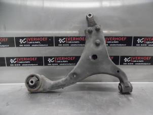 Used Front wishbone, left Hyundai i30 (FD) 1.6 CVVT 16V Price € 25,00 Margin scheme offered by Verhoef Cars & Parts