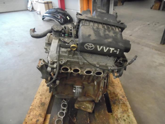 Engine Toyota Yaris 1.0 16V VVT-i - 1SZFE - VERHOEF CARS & PARTS