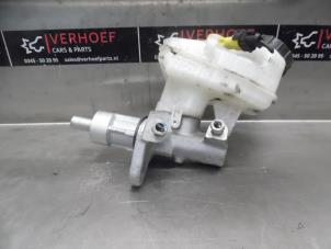 Used Master cylinder Chevrolet Orlando (YYM/YYW) 2.0 D 16V Price on request offered by Verhoef Cars & Parts