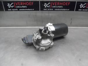 Used Front wiper motor Fiat Doblo Cargo (223) 1.3 D 16V Multijet Price on request offered by Verhoef Cars & Parts