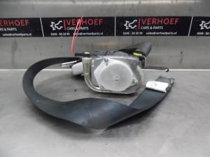 Usagé Ceinture avant gauche Mitsubishi Lancer Wagon (CS) 1.6 16V Prix sur demande proposé par Verhoef Cars & Parts