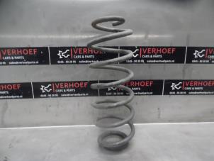 Używane Sprezyna srubowa tyl Ford Fiesta 6 (JA8) 1.25 16V Cena na żądanie oferowane przez Verhoef Cars & Parts