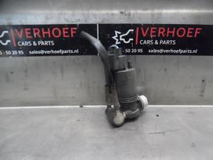 Usagé Pompe lave-glace avant Ford Fiesta 6 (JA8) 1.25 16V Prix sur demande proposé par Verhoef Cars & Parts