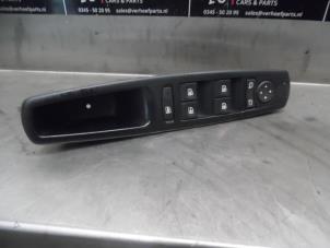 Used Multi-functional window switch Renault Megane III Grandtour (KZ) 1.5 dCi 90 Price on request offered by Verhoef Cars & Parts