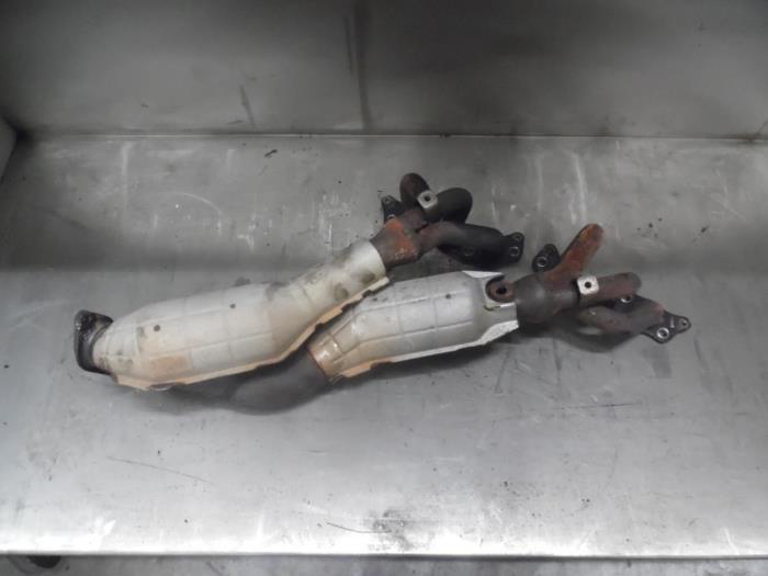 Catalytic converter from a Lexus IS (E2) 200 2.0 24V 2003