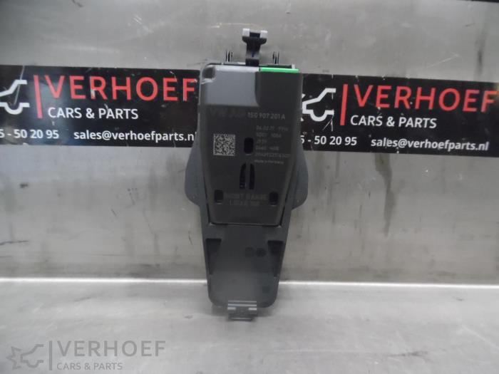 Begagnade Regnsensor Skoda Citigo 1.0 12V Pris € 30,00 Marginaltabell erbjuds av Verhoef Cars & Parts