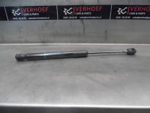 Used Rear gas strut, left Skoda Citigo 1.0 12V Price on request offered by Verhoef Cars & Parts