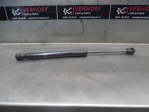Used Rear gas strut, right Skoda Citigo 1.0 12V Price on request offered by Verhoef Cars & Parts