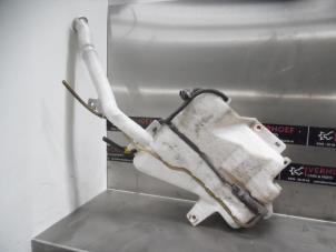 Used Front windscreen washer reservoir Mitsubishi L-200 2.5 DI-D 4x4 Price € 36,30 Inclusive VAT offered by Verhoef Cars & Parts