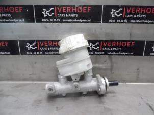 Used Master cylinder Mitsubishi L-200 2.5 DI-D 4x4 Price on request offered by Verhoef Cars & Parts