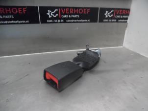 Gebrauchte Sicherheitsgurt Schließe links hinten Fiat 500 (312) 0.9 TwinAir 80 Preis auf Anfrage angeboten von Verhoef Cars & Parts