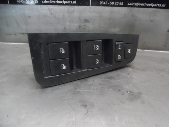 Multi-functional window switch from a Daewoo Epica 2.0 D 16V 2008