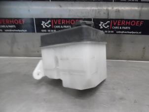 Used Expansion vessel Kia Soul I (AM) 1.6 CVVT 16V Price on request offered by Verhoef Cars & Parts