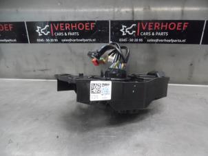Używane Pierscien poduszki powietrznej Smart Forfour (453) 1.0 12V Cena na żądanie oferowane przez Verhoef Cars & Parts