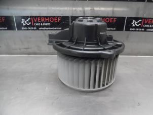 Usagé Moteur de ventilation chauffage Toyota Corolla (E12) 1.6 16V VVT-i Prix sur demande proposé par Verhoef Cars & Parts