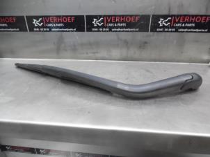 Used Rear wiper arm Nissan NV 200 Evalia (M20M) 1.6 16V Price on request offered by Verhoef Cars & Parts