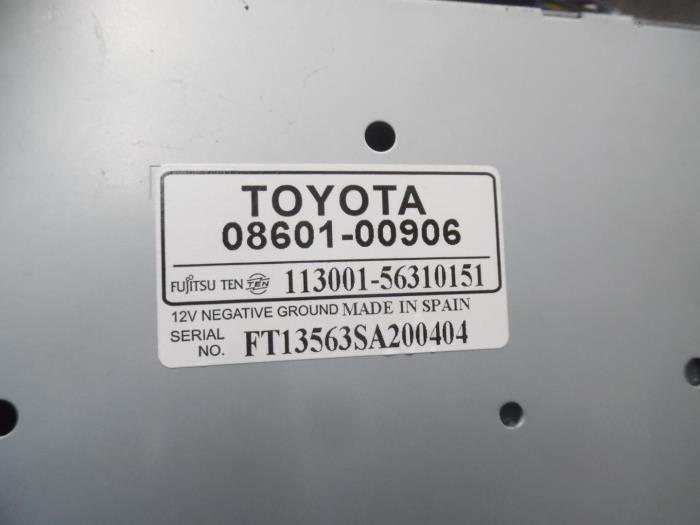 CD player from a Toyota Yaris (P1) 1.3 16V VVT-i 2002