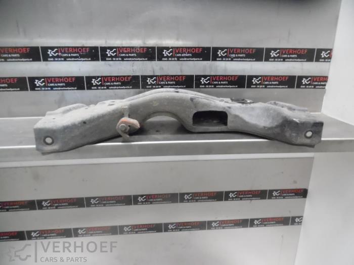 Usados Subchasis Volkswagen Polo IV (9N1/2/3) 1.4 16V Precio € 50,00 Norma de margen ofrecido por Verhoef Cars & Parts