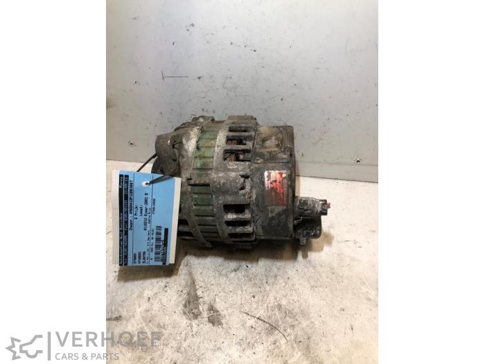 Usagé Dynamo Hyundai Elantra III 2.0i GLS,Executive Prix € 30,00 Règlement à la marge proposé par Verhoef Cars & Parts