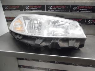 Used Headlight, right Renault Megane II Grandtour (KM) 1.6 16V Price on request offered by Verhoef Cars & Parts