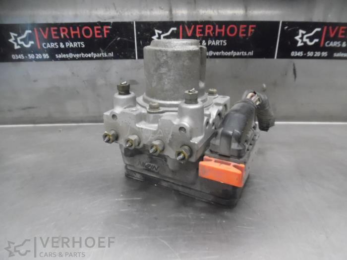 Używane Pompa ABS Honda Accord (CL/CN) 2.0 i-VTEC 16V Cena € 150,00 Procedura marży oferowane przez Verhoef Cars & Parts