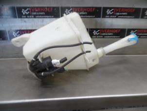 Used Front windscreen washer reservoir Chevrolet Kalos (SF48) 1.4 Price € 30,00 Margin scheme offered by Verhoef Cars & Parts