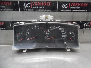 Usagé Instrument de bord Toyota Corolla (E12) 1.6 16V VVT-i Prix € 75,00 Règlement à la marge proposé par Verhoef Cars & Parts