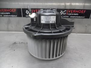 Usagé Ventilateur chauffage Toyota Corolla (E12) 1.6 16V VVT-i Prix sur demande proposé par Verhoef Cars & Parts