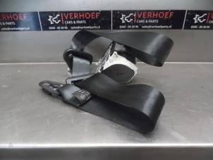 Used Rear seatbelt, left Renault Twingo II (CN) 1.5 dCi 90 FAP Price on request offered by Verhoef Cars & Parts