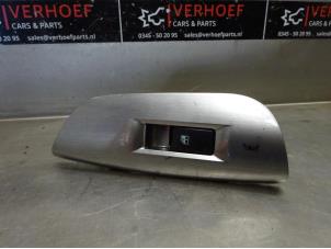 Used Electric window switch Hyundai Coupe 2.0i 16V CVVT Price € 15,00 Margin scheme offered by Verhoef Cars & Parts