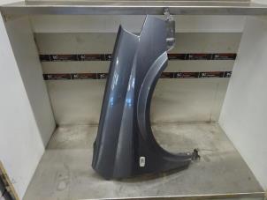 Used Front wing, right Nissan Primera (P12) 2.0 16V CVT Price € 60,00 Margin scheme offered by Verhoef Cars & Parts